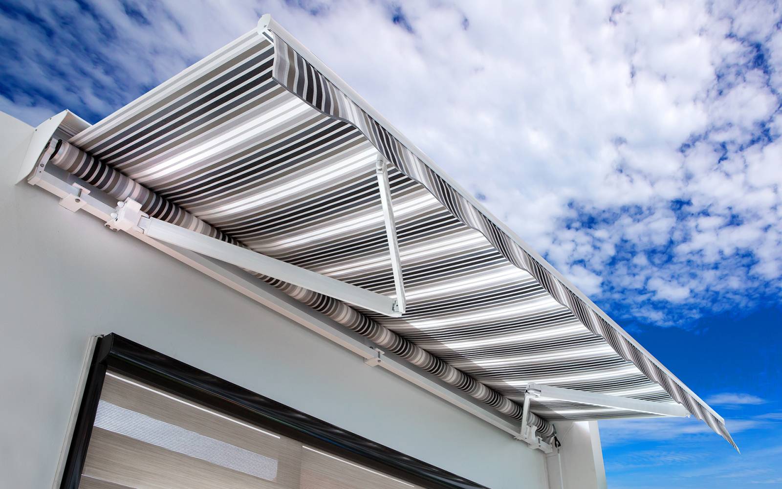 Pose de stores et moustiquaires sur-mesure à Rognac